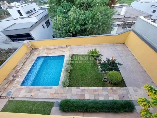 Sobrado com 360m² 3 quartos e 5 banheiros, à venda, no bairro Jardim Aracy em Mogi das Cruzes