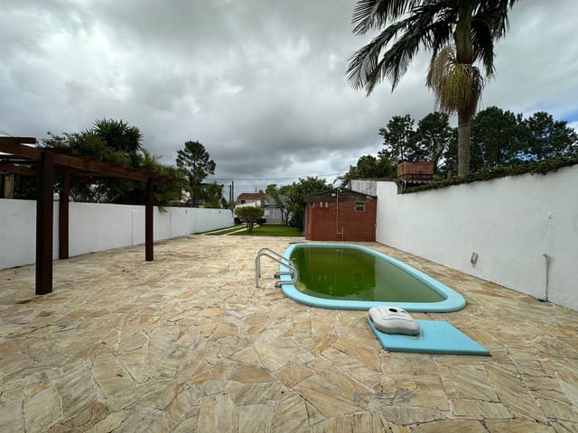 Casa com 300m² 2 quartos e 2 banheiros, à venda, no bairro Recanto de Portugal em Pelotas