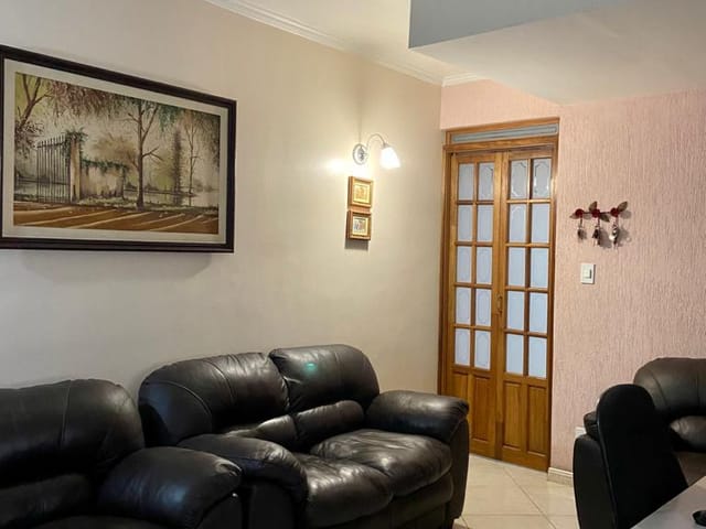 Foto do Sobrado - Sobrado com 4 andares a venda R$ 958.000,00!!!  com 4 dormitórios, sendo 2 suítes, 4 salas, copa, cozinha, salão de festas, quintal e vaga para 2 carros. | Collina Imóveis