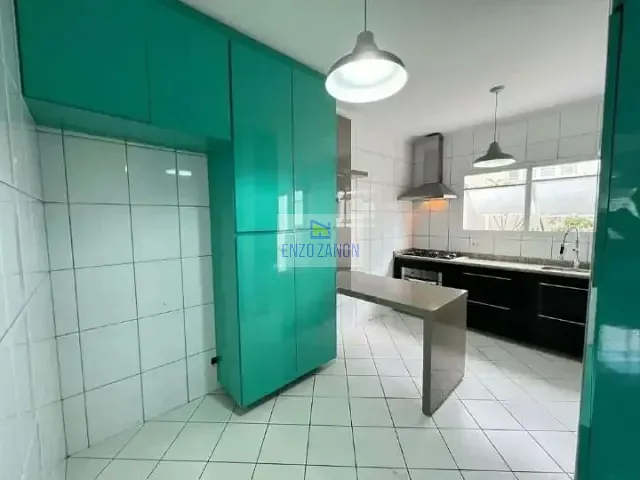 Sobrado com 125m² 4 quartos e 4 banheiros, para alugar, no bairro Jardim Maria Cecília em São Bernardo do Campo