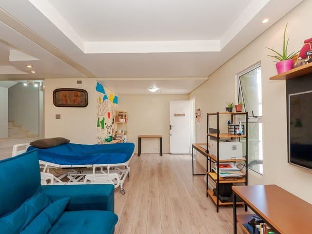 Sobrado com 170m² 3 quartos e 3 banheiros, à venda, no bairro São Braz em Curitiba