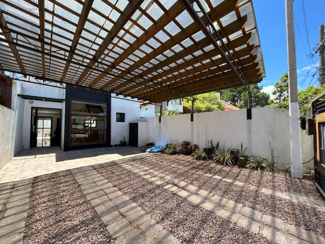 Casa 3 quartos e 2 banheiros, à venda, no bairro Recanto de Portugal em Pelotas
