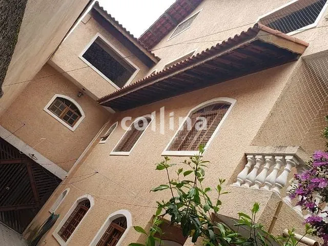 Sobrado com 434m², à venda, no bairro Helena Maria em Osasco