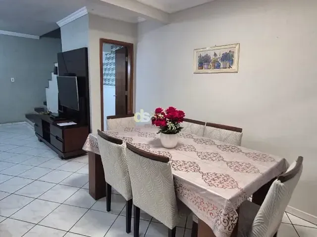 Sobrado 3 quartos e 2 banheiros, à venda, no bairro Vila Gumercindo em São Paulo