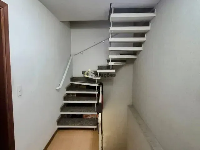 Sobrado 3 quartos e 2 banheiros, à venda, no bairro Vila Gumercindo em São Paulo