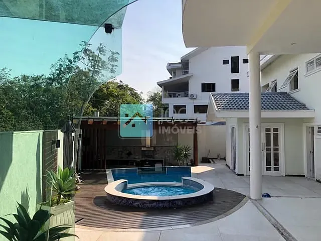Sobrado com 417m² 5 quartos e 5 banheiros, à venda, no bairro Urbanova em São José dos Campos