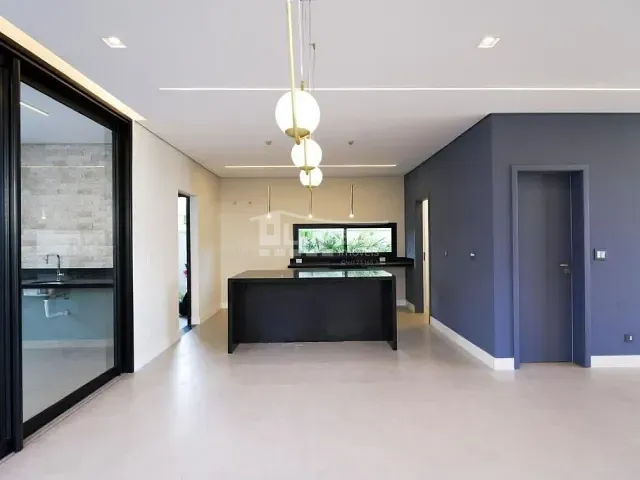 Sobrado com 274m² 4 quartos e 5 banheiros, à venda, no bairro Fazenda Rodeio em Mogi das Cruzes