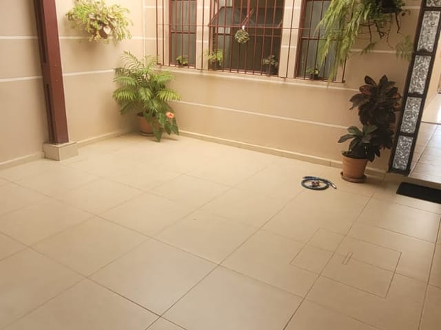 Foto do Sobrado - Sobrado à venda, amplo com 2 vagas de garagem, 3 dormitórios grandes, portão automático, Taboão, São Bernardo do Campo, SP | Mix Nascimento