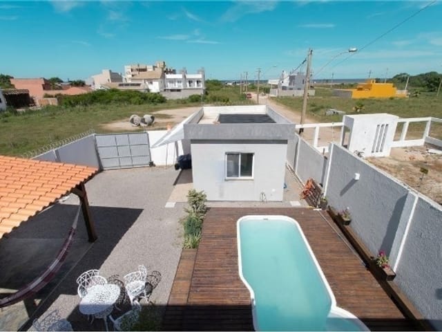 Casa com 360m² 4 quartos e 3 banheiros, à venda, no bairro Laranjal em Pelotas