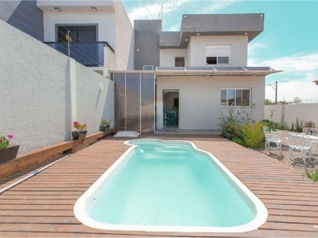 Casa com 360m² 4 quartos e 3 banheiros, à venda, no bairro Laranjal em Pelotas