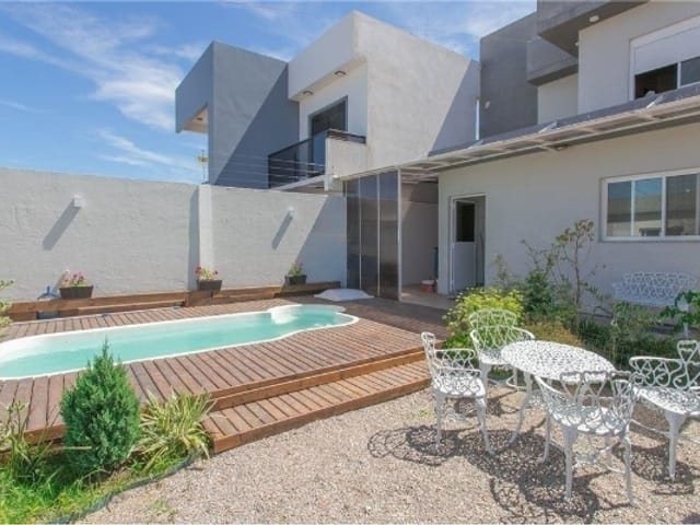 Casa com 360m² 4 quartos e 3 banheiros, à venda, no bairro Laranjal em Pelotas