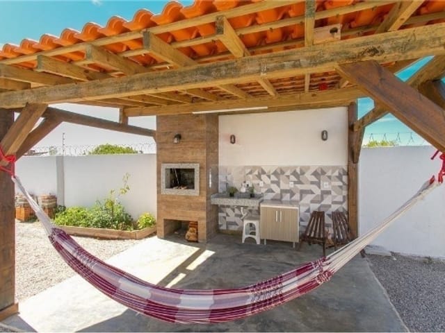 Casa com 360m² 4 quartos e 3 banheiros, à venda, no bairro Laranjal em Pelotas