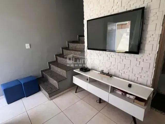 Sobrado com 80m² 2 quartos e 1 banheiro, à venda, no bairro Vila Pomar em Mogi das Cruzes