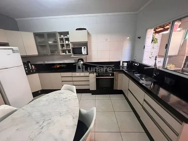 Sobrado com 80m² 2 quartos e 1 banheiro, à venda, no bairro Vila Pomar em Mogi das Cruzes