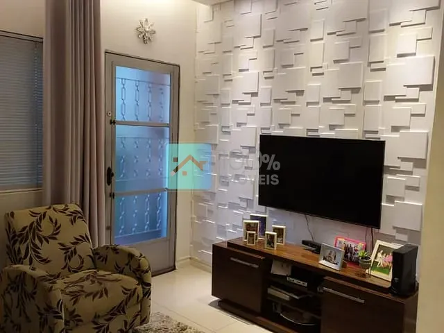 Sobrado com 93m² 2 quartos e 2 banheiros, à venda, no bairro Jardim Limoeiro em São José dos Campos