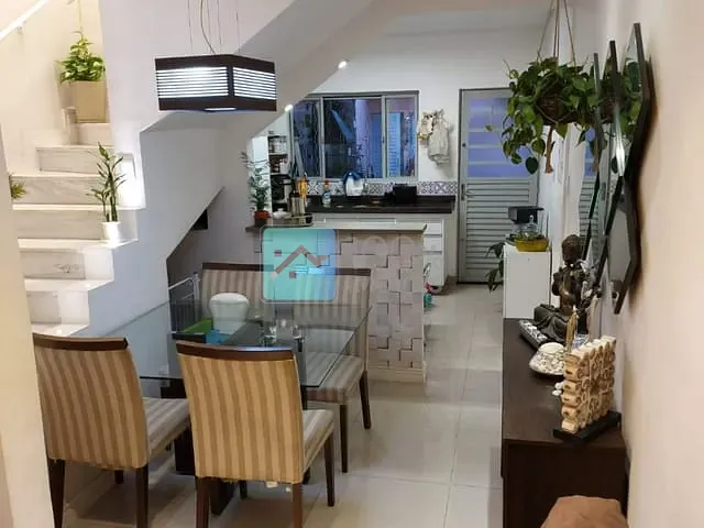Sobrado com 93m² 2 quartos e 2 banheiros, à venda, no bairro Jardim Limoeiro em São José dos Campos