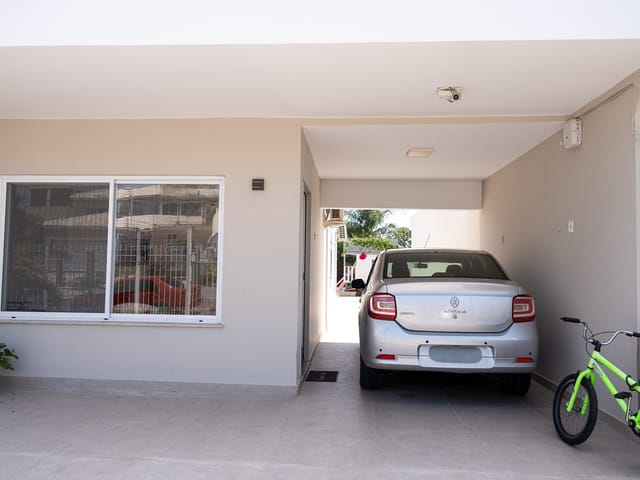 Casa com 420m² 4 quartos e 4 banheiros, à venda, no bairro Três Vendas em Pelotas
