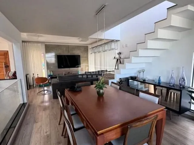 Sobrado com 256m² 3 quartos e 5 banheiros, à venda, no bairro Fazenda Rodeio em Mogi das Cruzes
