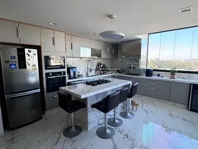 Sobrado com 256m² 3 quartos e 5 banheiros, à venda, no bairro Fazenda Rodeio em Mogi das Cruzes