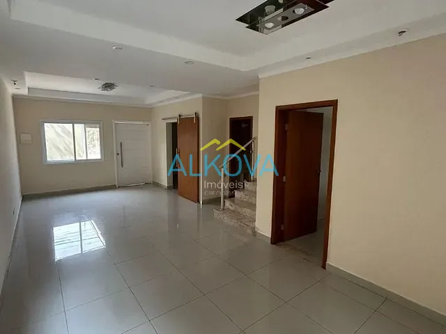 Sobrado com 250m² 3 quartos e 2 banheiros, à venda, no bairro Villa Branca em Jacareí