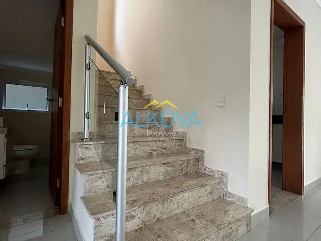 Sobrado com 250m² 3 quartos e 2 banheiros, à venda, no bairro Villa Branca em Jacareí