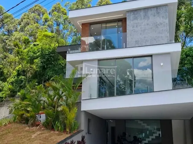 Sobrado com 315m² 3 quartos e 5 banheiros, à venda, no bairro Parque Maringá em Arujá