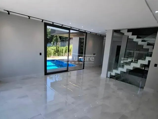 Sobrado com 315m² 3 quartos e 5 banheiros, à venda, no bairro Parque Maringá em Arujá