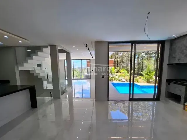 Sobrado com 315m² 3 quartos e 5 banheiros, à venda, no bairro Parque Maringá em Arujá