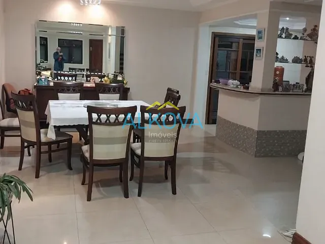 Sobrado com 250m² 3 quartos e 3 banheiros, à venda, no bairro Urbanova em São José dos Campos
