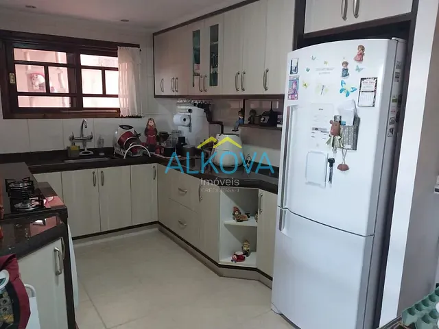 Sobrado com 250m² 3 quartos e 3 banheiros, à venda, no bairro Urbanova em São José dos Campos