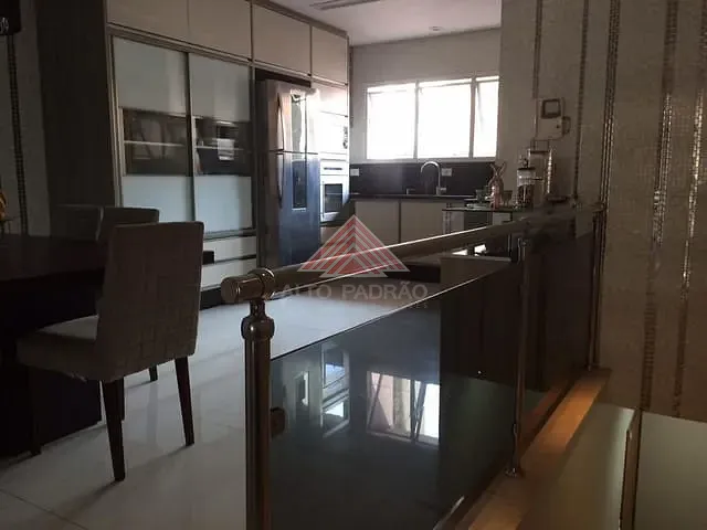 Sobrado com 125m² 3 quartos e 1 banheiro, à venda, no bairro Parque São Vicente em Mauá