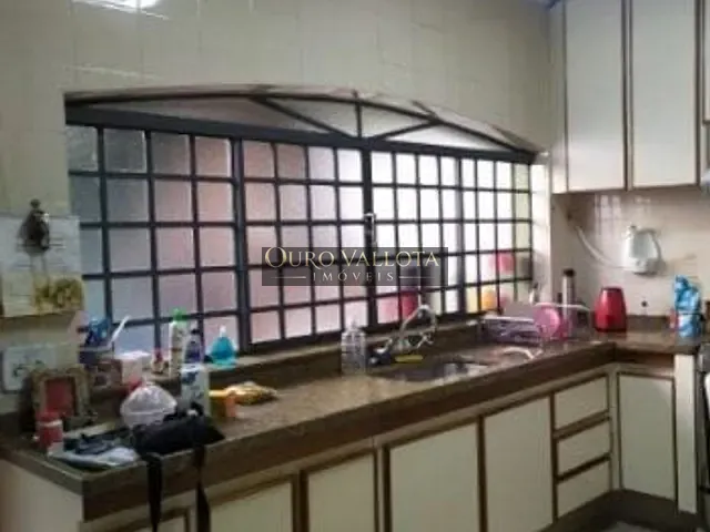 Sobrado com 353m² 4 quartos e 4 banheiros, para alugar, no bairro Vila Bertioga em São Paulo