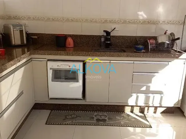 Sobrado com 160m² 3 quartos e 4 banheiros, à venda, no bairro Vila Jaci em São José dos Campos