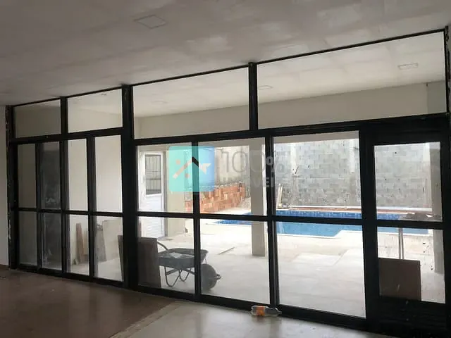 Sobrado com 250m² 3 quartos e 4 banheiros, à venda, no bairro Loteamento Villa Branca em Jacareí