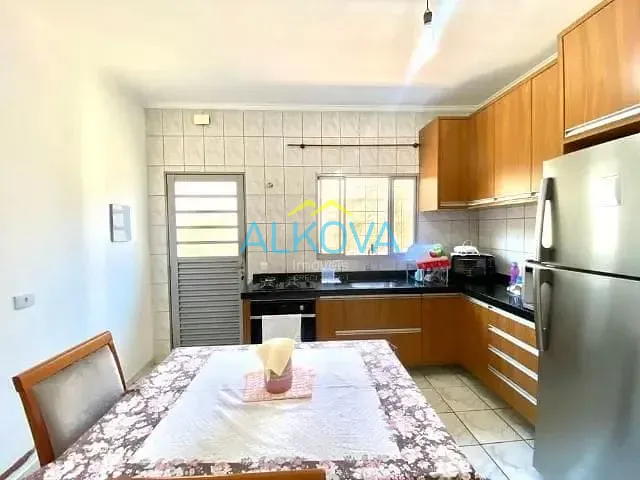Sobrado com 140m² 3 quartos e 3 banheiros, à venda, no bairro Jardim das Indústrias em São José dos Campos