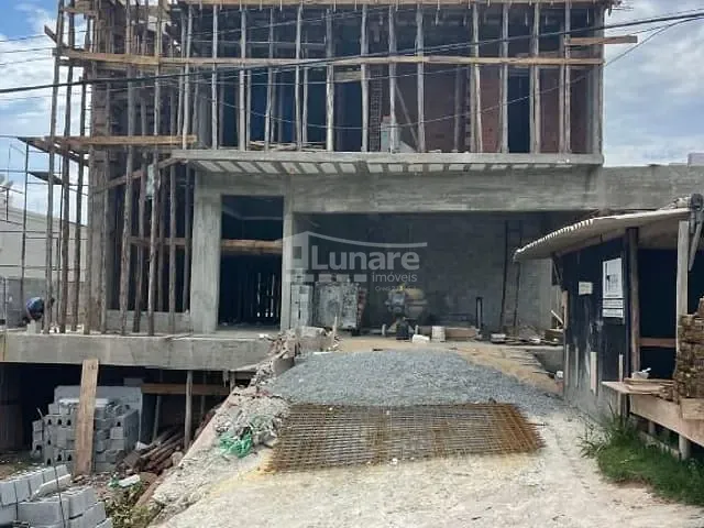 Sobrado com 600m² 4 quartos e 6 banheiros, à venda, no bairro Jardim Aracy em Mogi das Cruzes