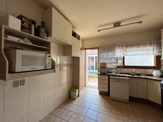 Casa com 300m² 4 quartos e 4 banheiros, à venda, no bairro Centro em Pelotas