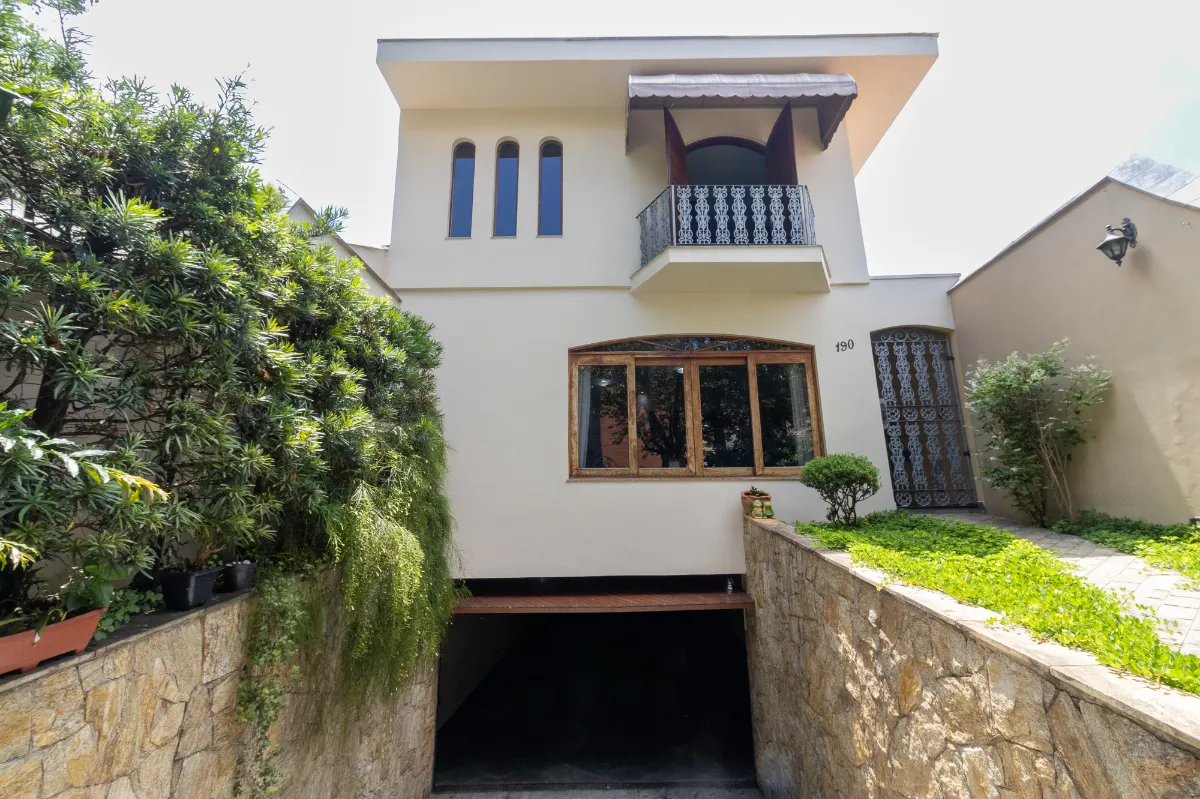 Sobrado para venda em Vila Pereira Barreto com 3 quartos, sendo 3 suítes, 550m²