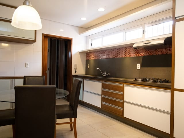 Casa com 292m² 3 quartos e 2 banheiros, à venda, no bairro Três Vendas em Pelotas