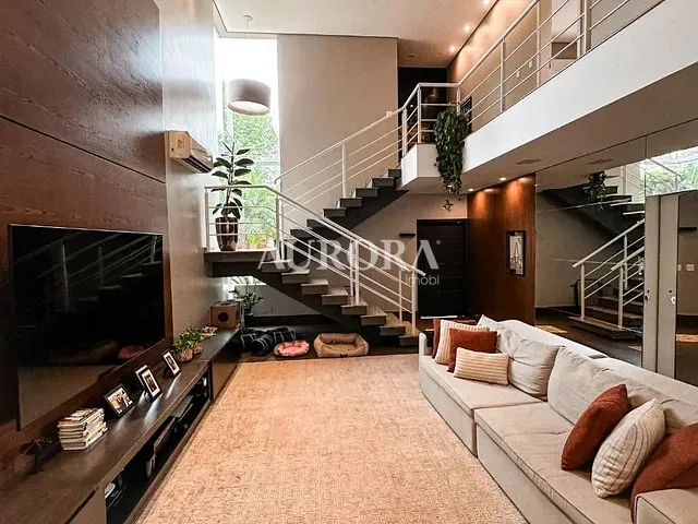Sobrado com 316m² 3 quartos e 5 banheiros, à venda, no bairro Esperança em Londrina
