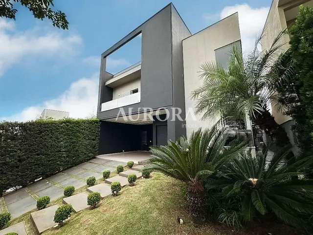 Sobrado com 316m² 3 quartos e 5 banheiros, à venda, no bairro Esperança em Londrina
