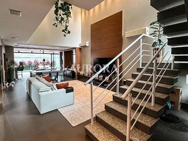 Sobrado com 316m² 3 quartos e 5 banheiros, à venda, no bairro Esperança em Londrina