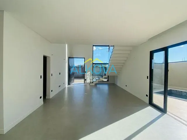 Sobrado com 327m² 3 quartos e 4 banheiros, à venda, no bairro Lotamento Floresta em São José dos Campos