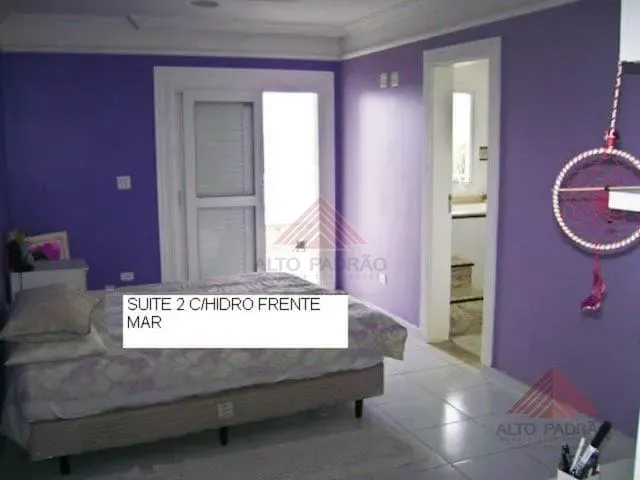 Sobrado à venda, no bairro Jardim Las Palmas em Guarujá
