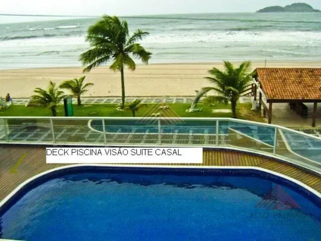 Sobrado à venda, no bairro Jardim Las Palmas em Guarujá