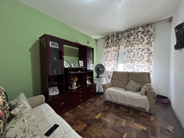 Casa com 336m² 4 quartos e 2 banheiros, à venda, no bairro Fragata em Pelotas