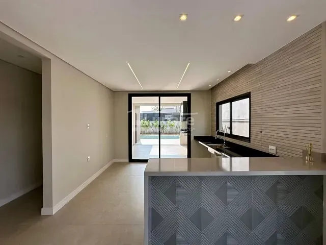 Sobrado com 378m² 4 quartos e 6 banheiros, à venda, no bairro Cézar de Souza em Mogi das Cruzes
