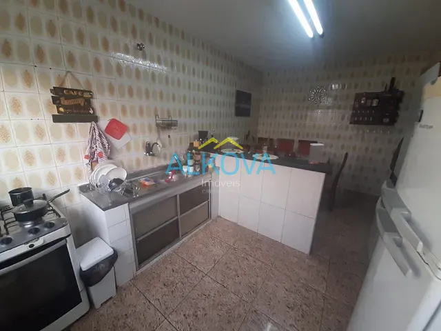 Sobrado com 143m² 6 quartos e 4 banheiros, à venda, no bairro Jardim Bela Vista em São José dos Campos