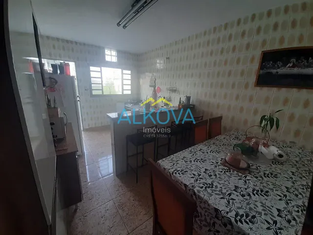 Sobrado com 143m² 6 quartos e 4 banheiros, à venda, no bairro Jardim Bela Vista em São José dos Campos