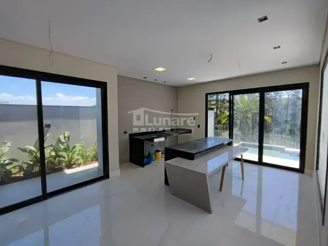 Sobrado com 330m² 3 quartos e 5 banheiros, à venda, no bairro Cézar de Souza em Mogi das Cruzes